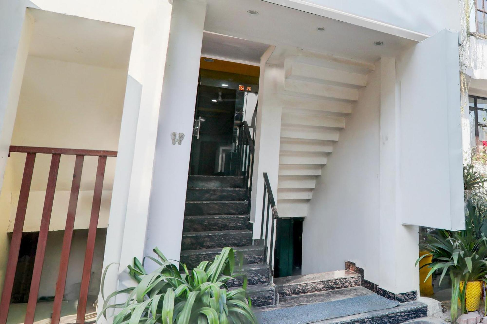 Super Hotel O Insaf Nagar Munshipuliya Formerly Vibrant Chinhat Esterno foto